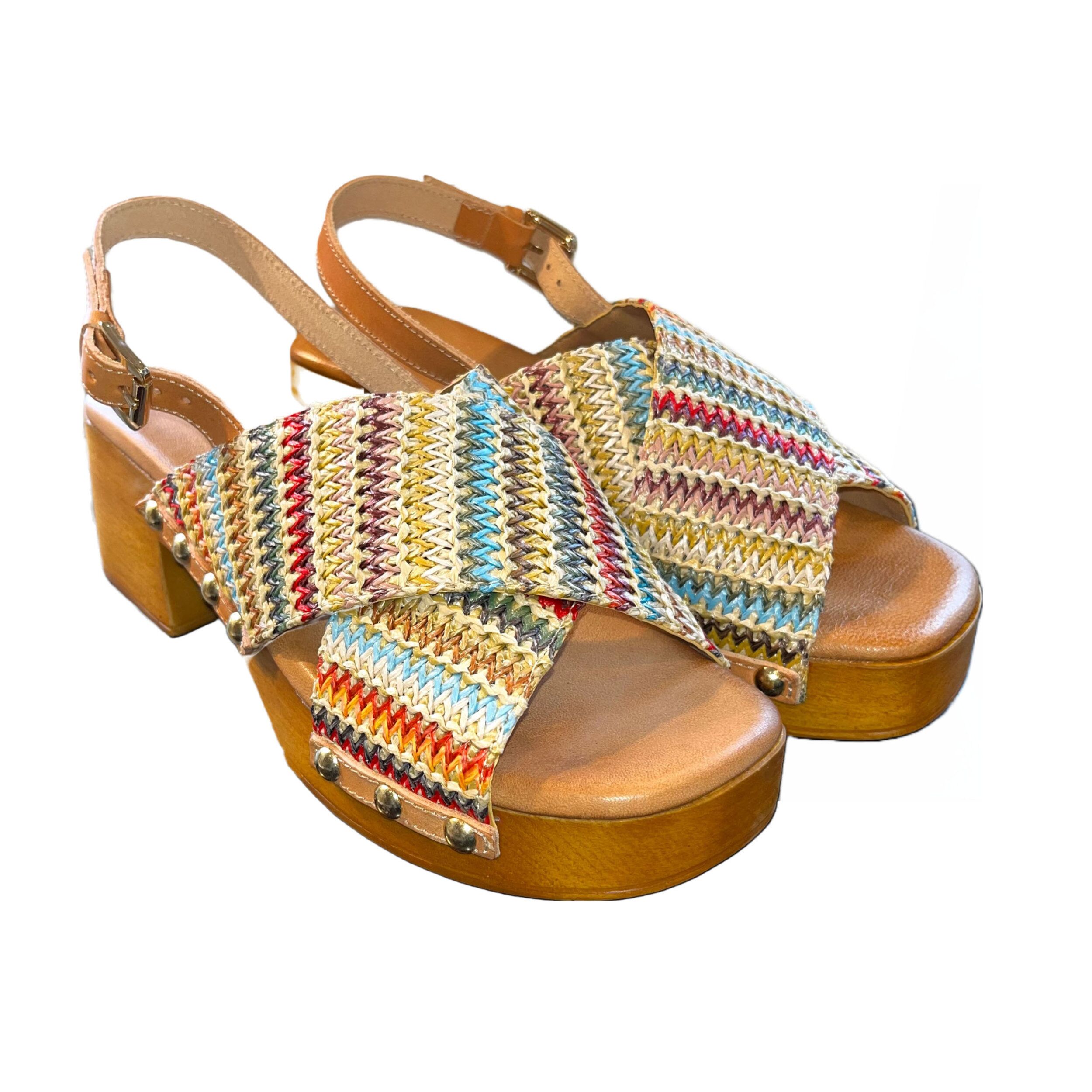 8732 Sandy Shoes Clog Maori1